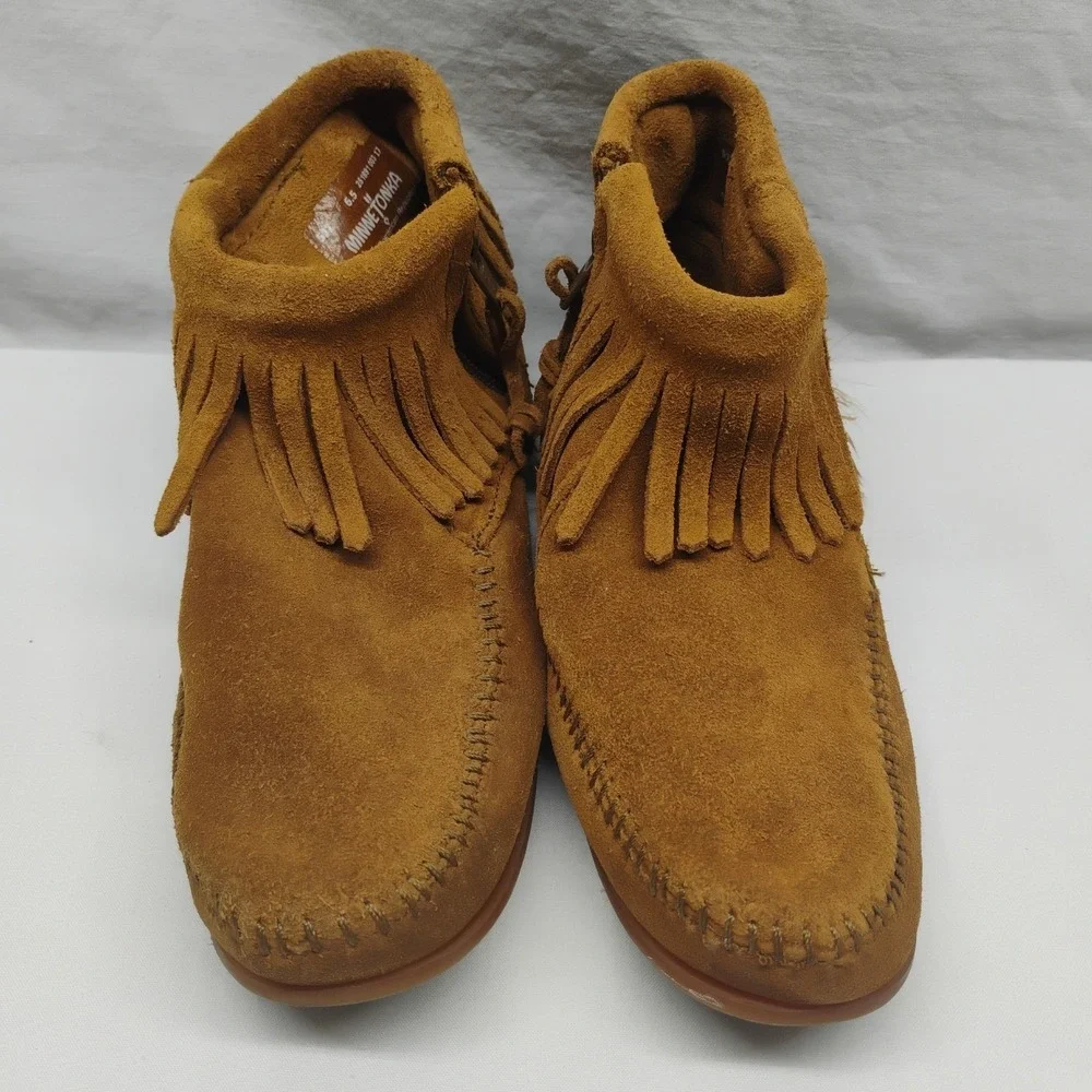 Minnetonka 6.5 Concho Ankle Boots Fringe Native Moccasins Boho Western Bead Boot